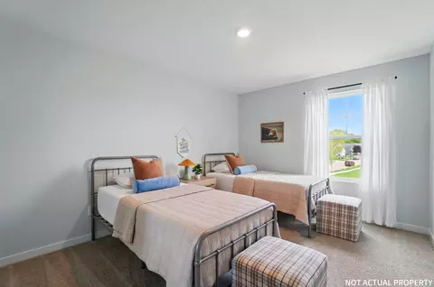 Bedroom - 230 Vine Grove Dr, Circleville, OH 43113 photo 6 of 10