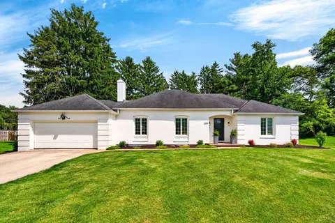 259 Woodsview Dr, Canal Winchester, OH 43110