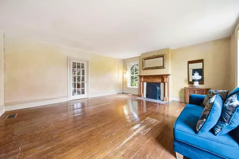Living - 705 Deacon St, Hebron, OH 43025 photo 1 of 3