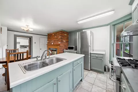 Kitchen - 705 Deacon St, Hebron, OH 43025 photo 3 of 5