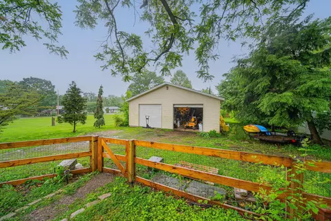 Exterior - 705 Deacon St, Hebron, OH 43025 photo 5 of 14