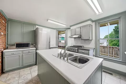 Kitchen - 705 Deacon St, Hebron, OH 43025 photo 1 of 5