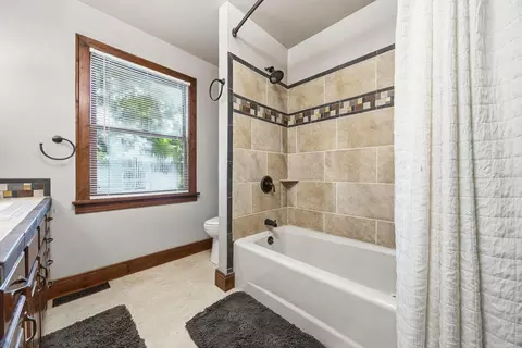 Bath - 705 Deacon St, Hebron, OH 43025 photo 3 of 3
