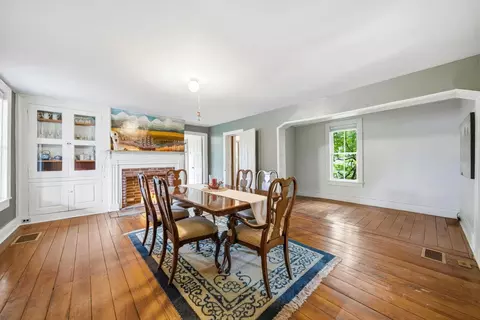 Dining - 705 Deacon St, Hebron, OH 43025 photo 2 of 8