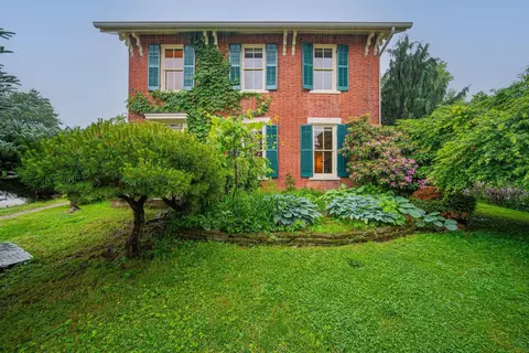 705 Deacon St, Hebron, OH 43025