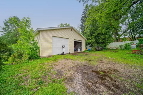 Exterior - 705 Deacon St, Hebron, OH 43025 photo 4 of 14