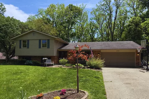 3765 Frostwood Dr, Dayton, OH 45430