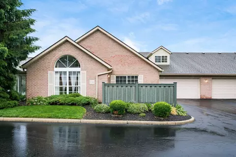 6046 Blendon Chase Dr, Westerville, OH 43081