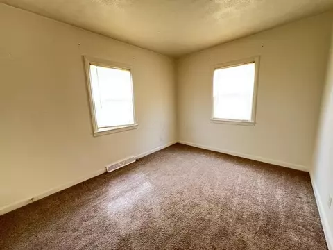 Bedroom - 410 John St, Circleville, OH 43113 photo 2 of 2