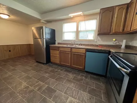 Kitchen - 410 John St, Circleville, OH 43113 photo 3 of 3