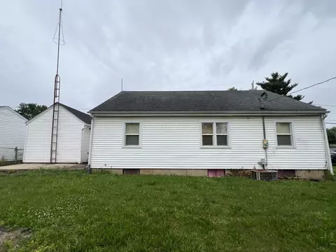 Exterior - 410 John St, Circleville, OH 43113 photo 4 of 4
