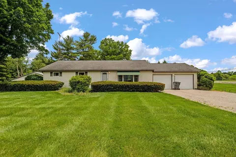 18 Whipkey Dr, Granville, OH 43023