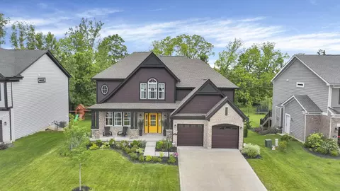 831 Pathlow Dr, Pickerington, OH 43147