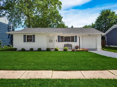 531 Deerwood Ave E, Columbus, OH 43230