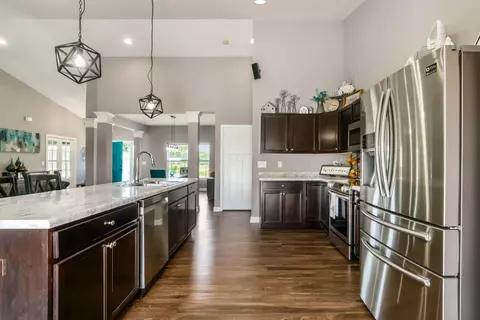 Kitchen - 1820 Bean Oller Rd, Delaware, OH 43015 photo 3 of 3