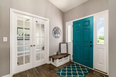 Entry Way - 1820 Bean Oller Rd, Delaware, OH 43015 photo 2 of 5