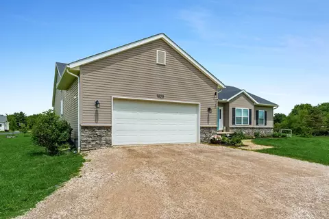 Exterior - 1820 Bean Oller Rd, Delaware, OH 43015 photo 2 of 12