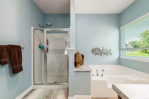 Bath - 1820 Bean Oller Rd, Delaware, OH 43015 photo 1 of 4