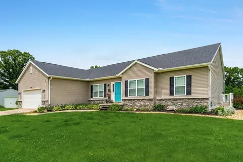 Exterior - 1820 Bean Oller Rd, Delaware, OH 43015 photo 3 of 12