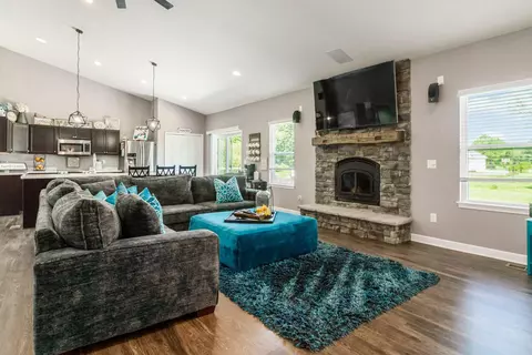 Living - 1820 Bean Oller Rd, Delaware, OH 43015 photo 1 of 2