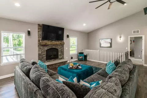 Living - 1820 Bean Oller Rd, Delaware, OH 43015 photo 2 of 2