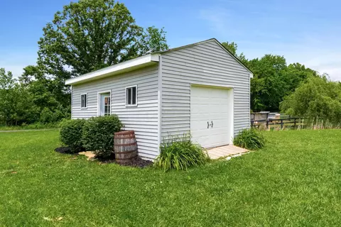 Exterior - 1820 Bean Oller Rd, Delaware, OH 43015 photo 4 of 12