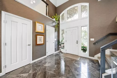 Entry Way - 6477 Quarry Ln, Dublin, OH 43017 photo 3 of 18