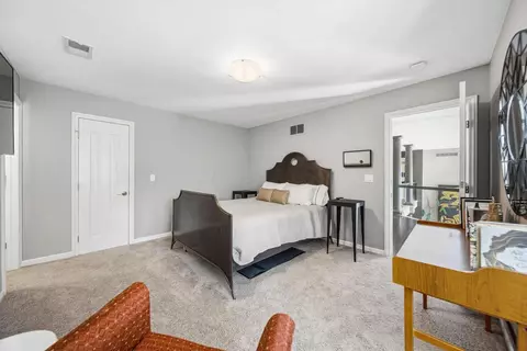 Bedroom - 6477 Quarry Ln, Dublin, OH 43017 photo 5 of 10