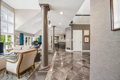 Entry Way - 6477 Quarry Ln, Dublin, OH 43017 photo 7 of 18
