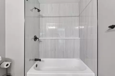 Bath - 176 E Weber Rd, Columbus, OH 43202 photo 19 of 20
