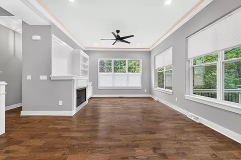 Living - 176 E Weber Rd, Columbus, OH 43202 photo 4 of 10