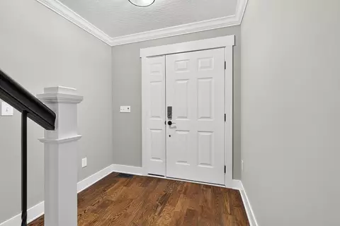 Entry Way - 176 E Weber Rd, Columbus, OH 43202 photo 5 of 12