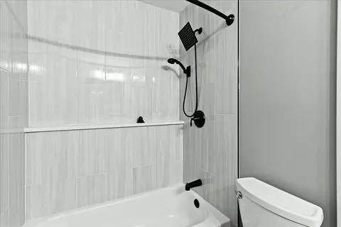 Bath - 176 E Weber Rd, Columbus, OH 43202 photo 6 of 20