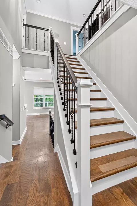 Entry Way - 176 E Weber Rd, Columbus, OH 43202 photo 7 of 12