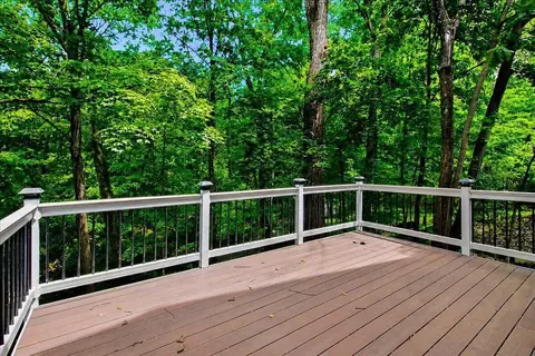 Exterior - 176 E Weber Rd, Columbus, OH 43202 photo 6 of 14