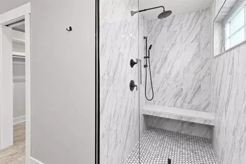 Bath - 176 E Weber Rd, Columbus, OH 43202 photo 3 of 20