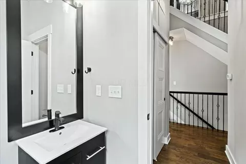 Entry Way - 176 E Weber Rd, Columbus, OH 43202 photo 1 of 12
