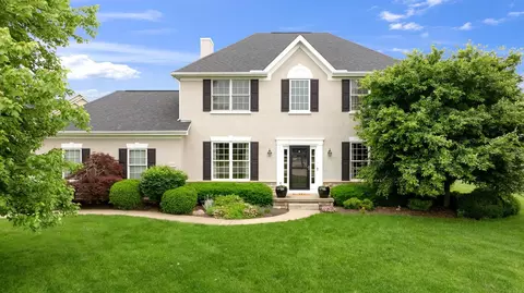 2643 Sandhurst Dr, Lewis Center, OH 43035