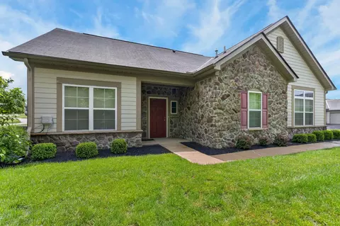103 Colonial Woods Dr, Mount Vernon, OH 43050
