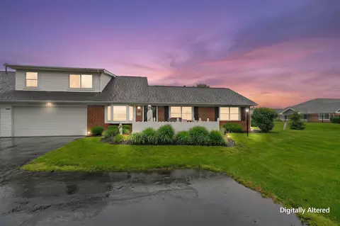 3940 Crestfield Dr, Groveport, OH 43125