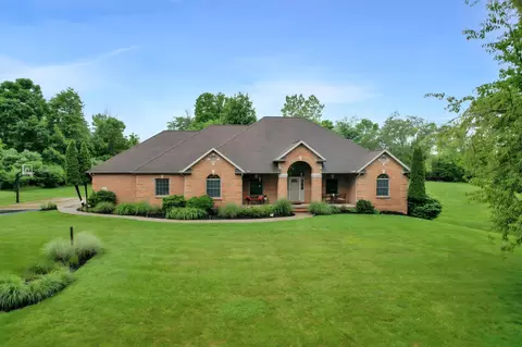 150 Paradise Valley Dr, Alexandria, OH 43001