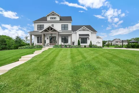1763 Scenic Bluff Ct, Delaware, OH 43015
