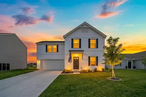25 Henderson Ln, Ashville, OH 43103