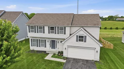 163 Terrier Ct, Pataskala, OH 43062