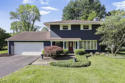 51 Edgewood Dr, Granville, OH 43023