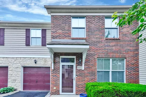 1652 Nature Dr #22, Grove City, OH 43123