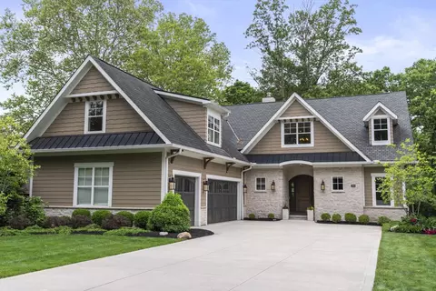 595 Fox Ln, Worthington, OH 43085