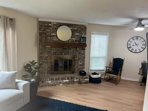 Living - 6920 Killarney Ct, Dublin, OH 43017 photo 2 of 3