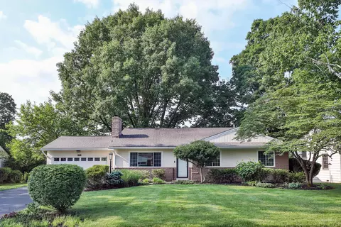 689 Beautyview Ct, Columbus, OH 43214