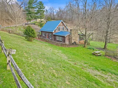 17114 Mcdonald Rd, Frazeysburg, OH 43822
